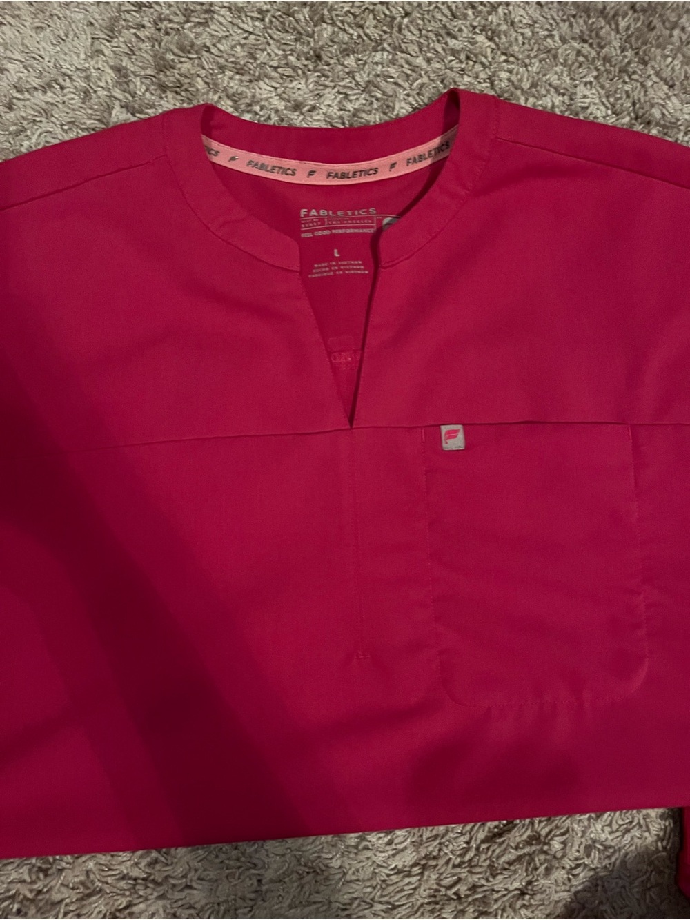 Fabletics hibiscus pink Performance Scrub Top Large